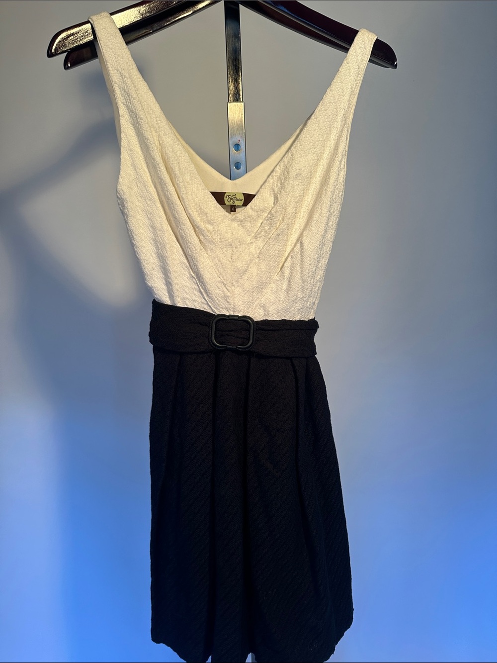 Eva Franco Classic Two-Tone V-Neck Belted Dress - White & Black size 6